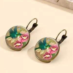 3/$25-Vintage style earings ❤️ 💙 💜